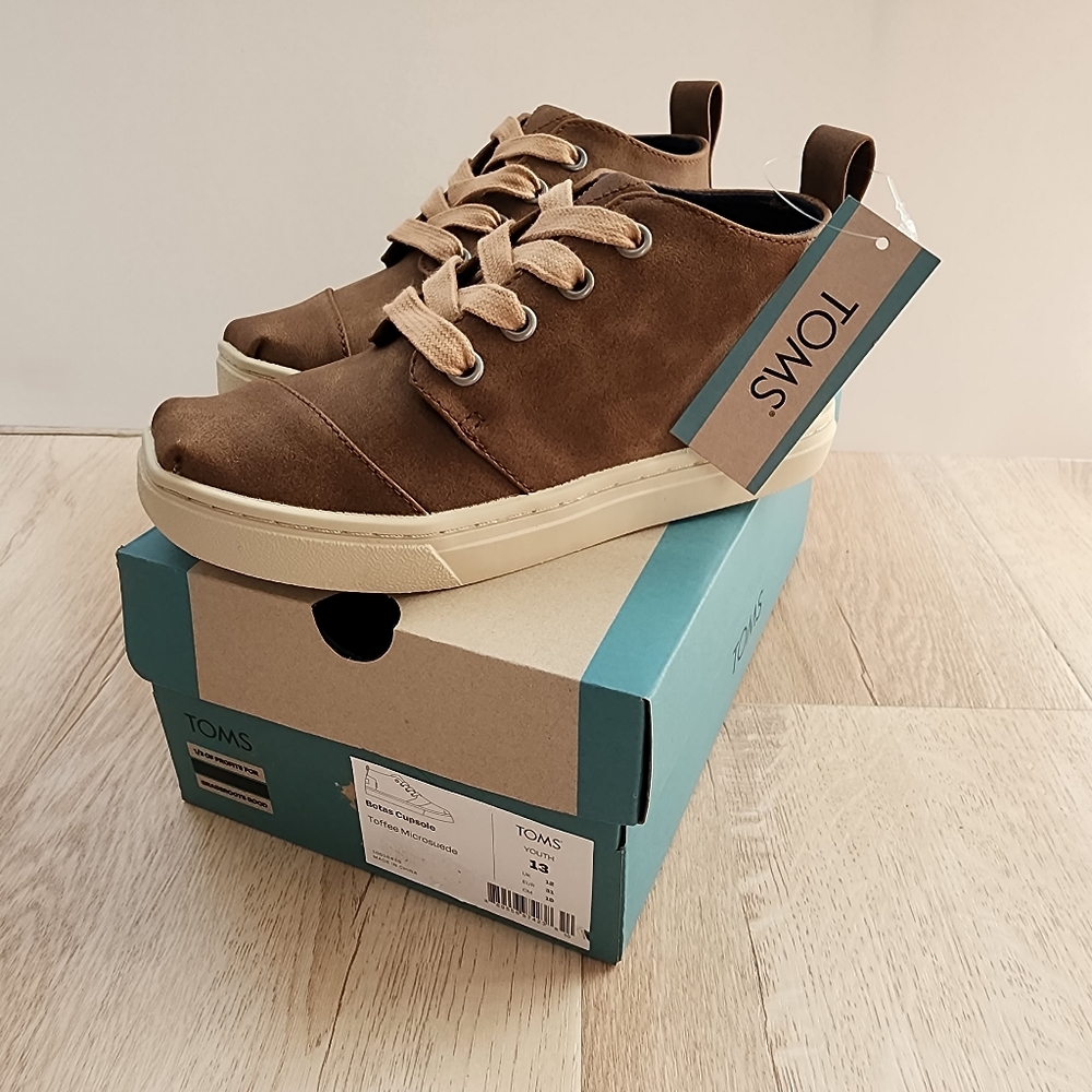 TOMS Kids New With Tags and Box